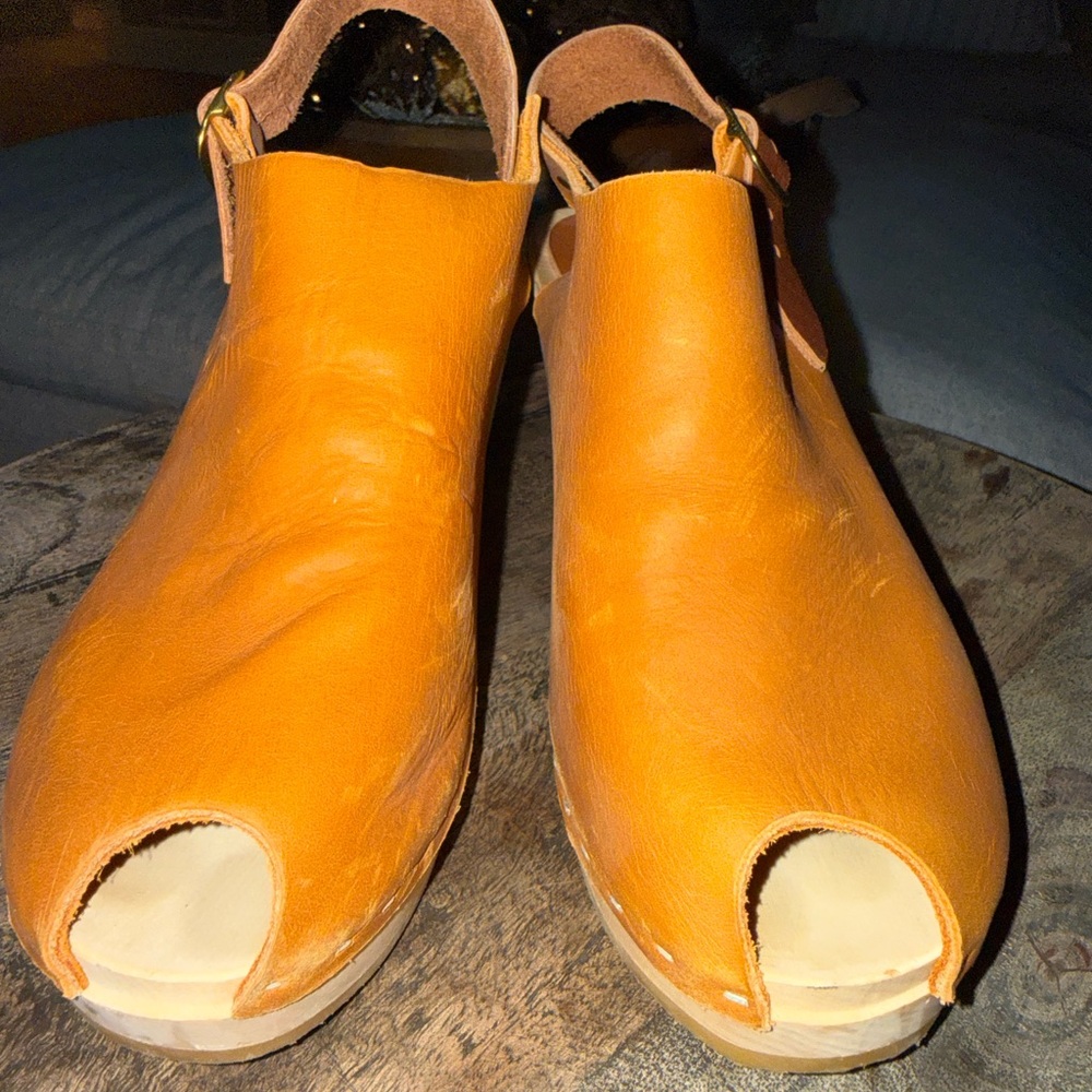 Bryr Tan Leather Women's Mules with Buckle Size 8 - Picture 7 of 7
